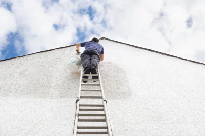 Peinture extérieure à Lusanger — façades et ravalement
