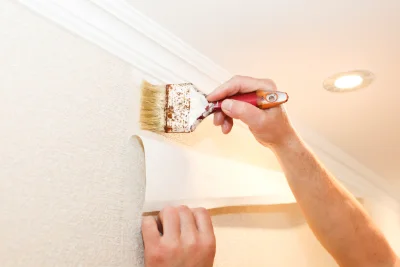 Pose de papier peint à Lusanger — revêtements muraux et toiles de verre